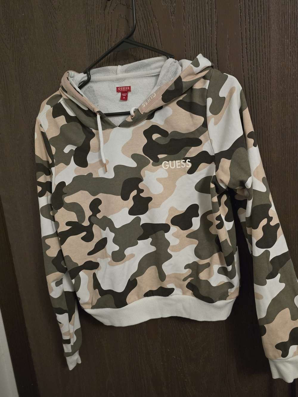 GUESS‎ Guess camouflage cropped hoodie